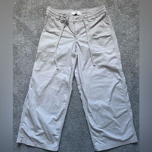 Hollister Women's Gray Cargo Pants